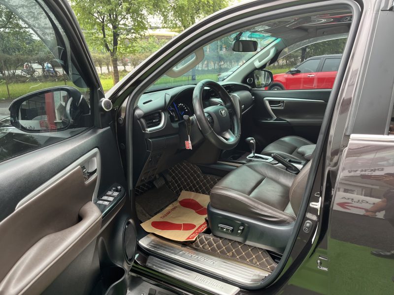 toyota fortuner 2.7v 4x2 số tự động giá tốt