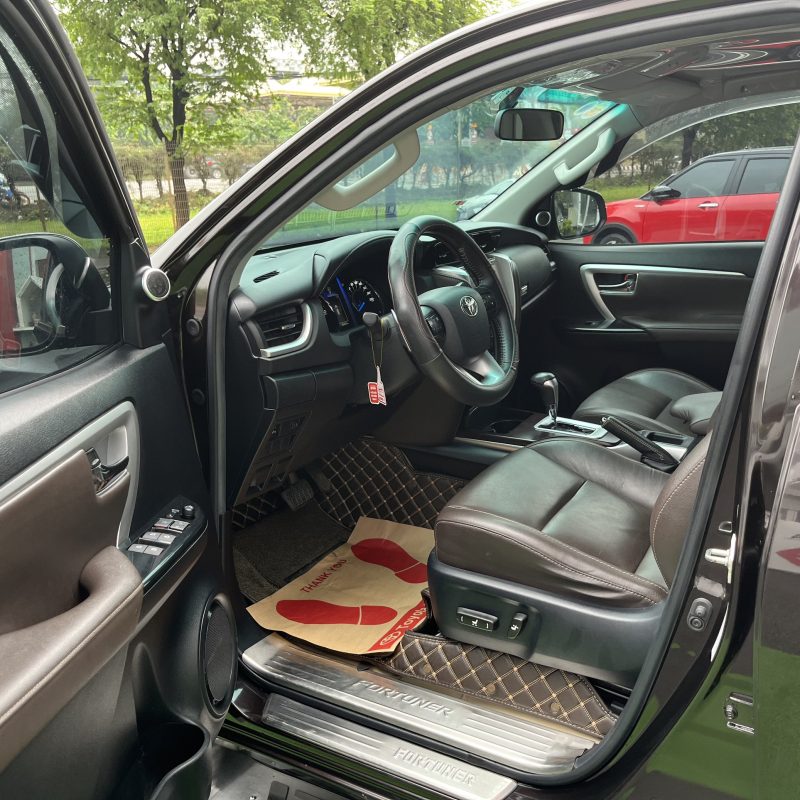 toyota fortuner 2.7v 4x2 số tự động giá tốt