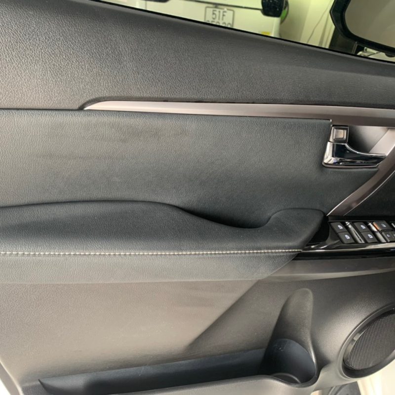 Toyota Fortuner dầu tự động 2021 giá tốt