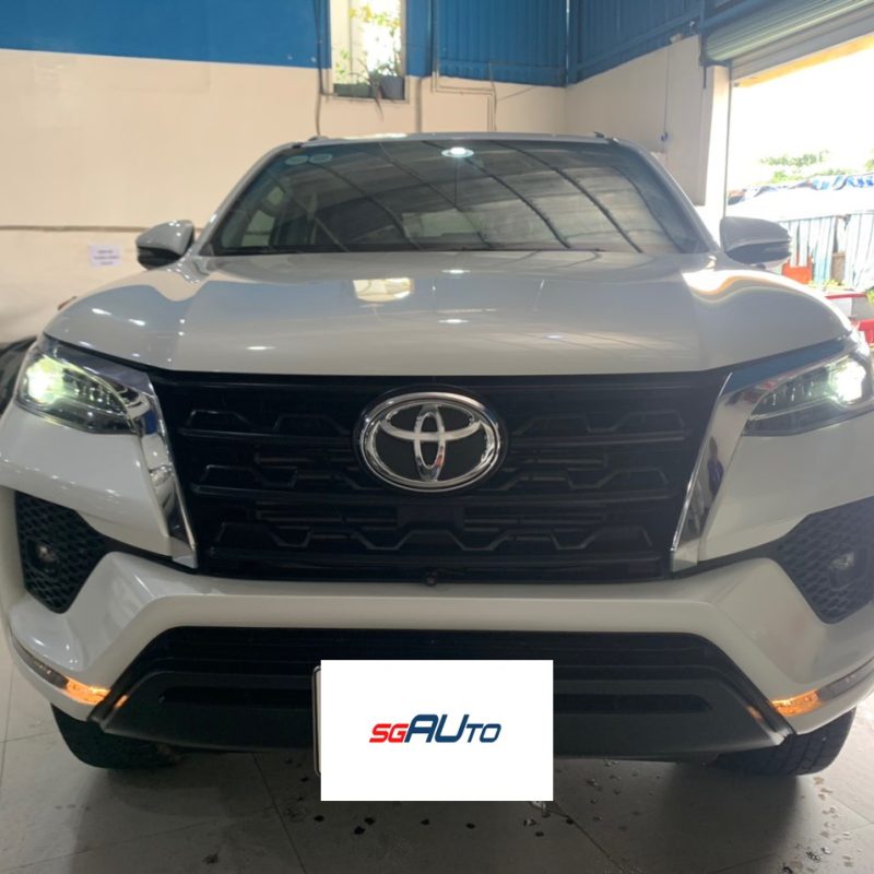 Toyota Fortuner dầu tự động 2021 giá tốt