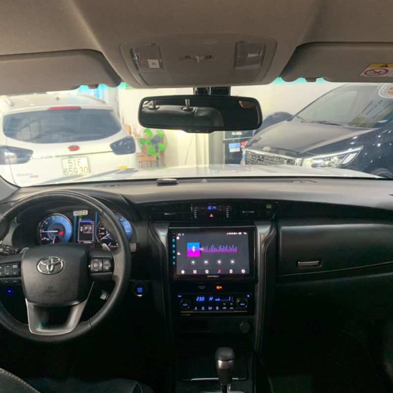 Toyota Fortuner dầu tự động 2021 giá tốt