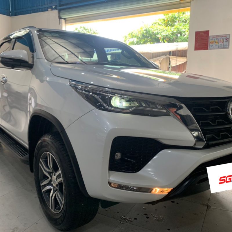 Toyota Fortuner dầu tự động 2021 giá tốt