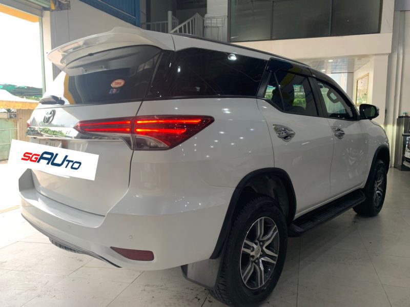 Toyota Fortuner dầu tự động 2021 giá tốt
