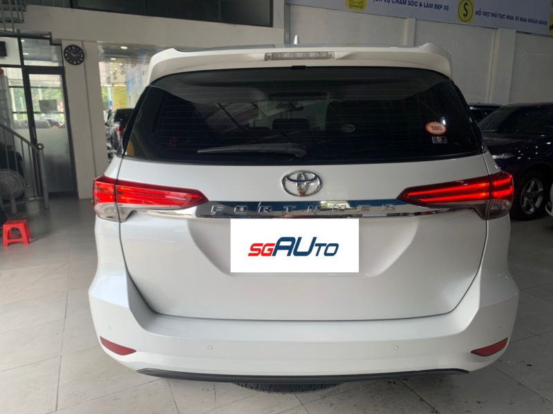 Toyota Fortuner dầu tự động 2021 giá tốt