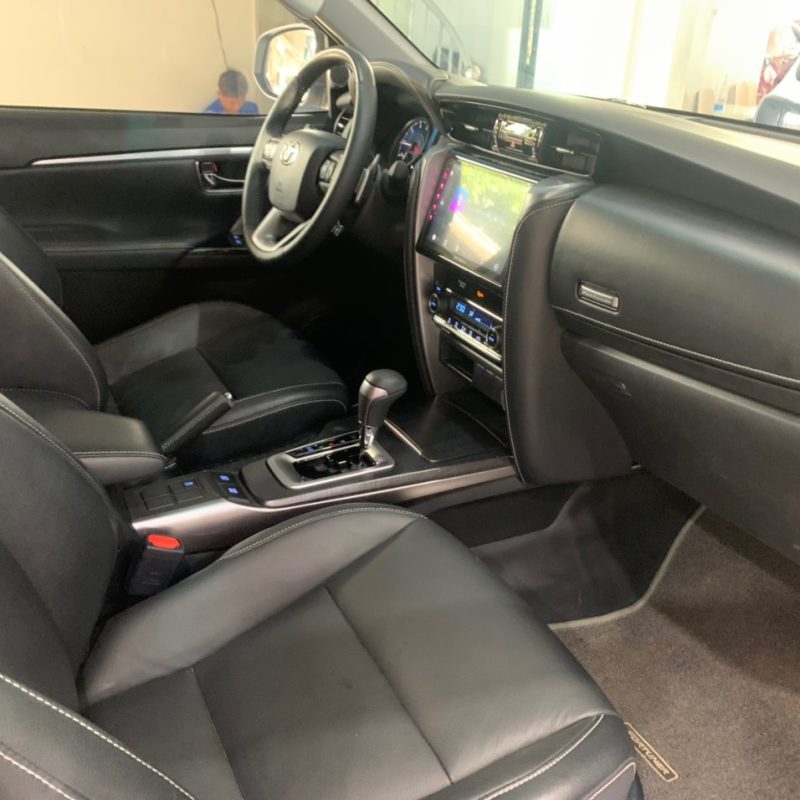 Toyota Fortuner dầu tự động 2021 giá tốt