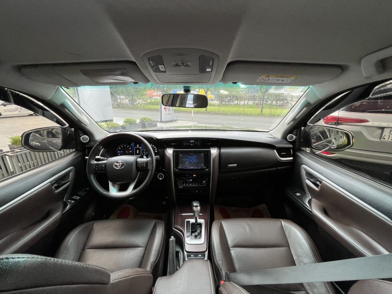 Toyota Fortuner 2.7V 1 cầu máy xăng số tự động 2017 giá tốt