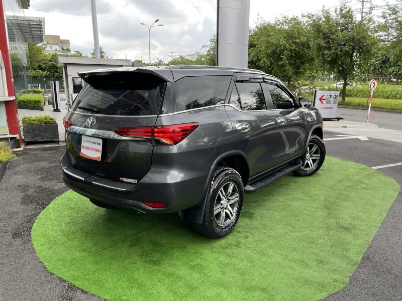 Toyota Fortuner 2.7V 1 cầu máy xăng số tự động 2017 giá tốt