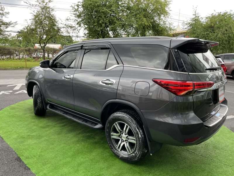 Toyota Fortuner 2.7V 1 cầu máy xăng số tự động 2017 giá tốt