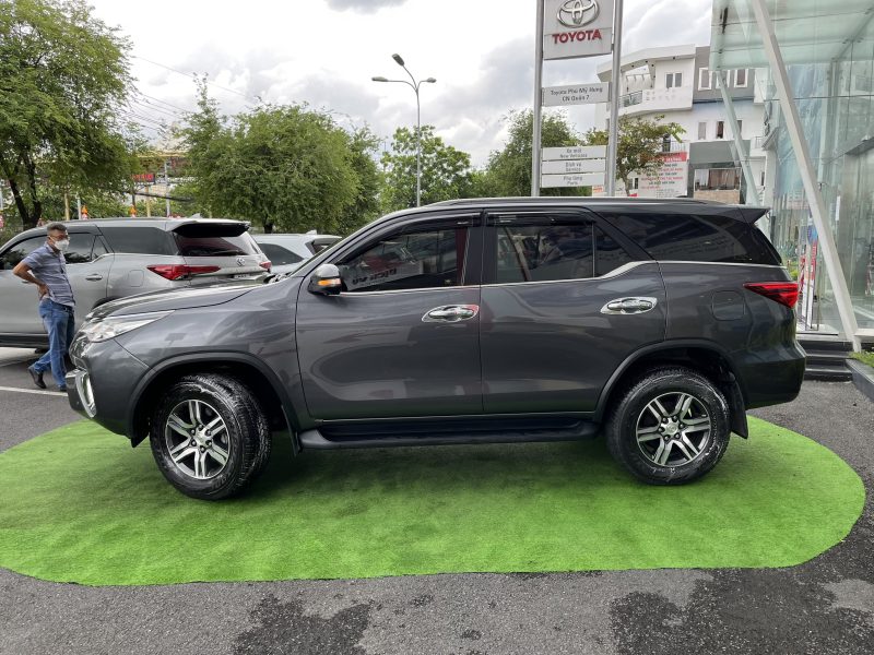 Toyota Fortuner 2.7V 1 cầu máy xăng số tự động 2017 giá tốt