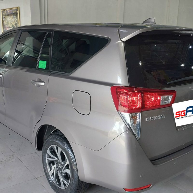 Toyota Innova số sàn cũ 2021 không tai nạn thủy kích, gia đình sử dụng