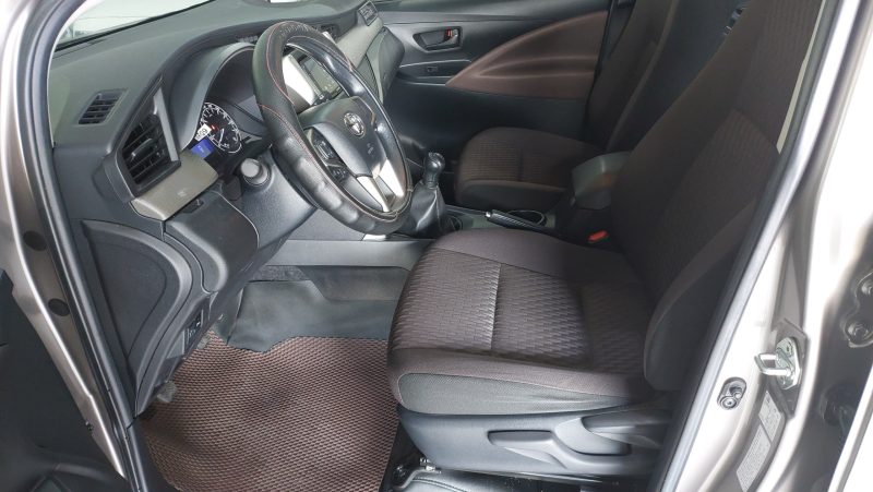 Toyota Innova số sàn cũ 2021 không tai nạn thủy kích, gia đình sử dụng