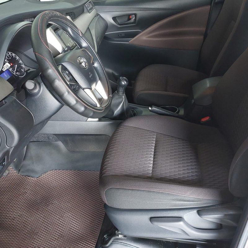Toyota Innova số sàn cũ 2021 không tai nạn thủy kích, gia đình sử dụng