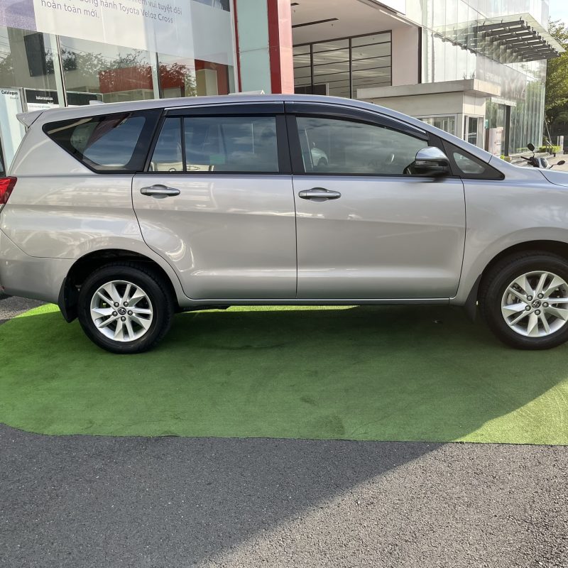 Toyota Innova 2.0E số sàn 2018 giá tốt còn thương lượng