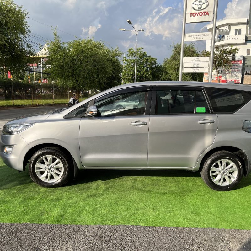 Toyota Innova 2.0E số sàn 2018 giá tốt còn thương lượng