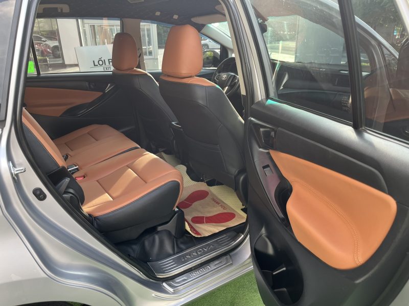 Toyota Innova 2.0E số sàn 2018 giá tốt còn thương lượng
