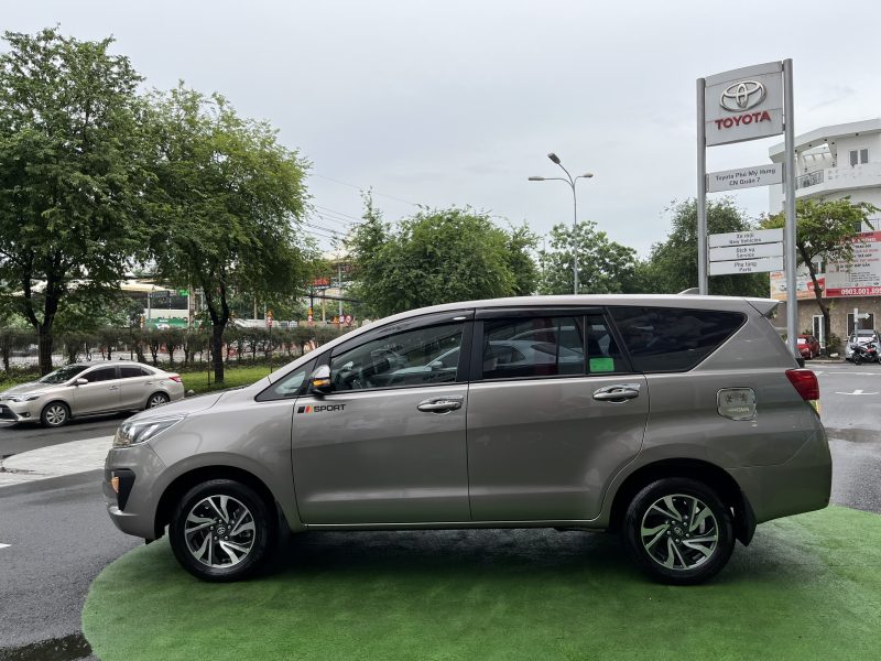 Toyota Innova E 2020 form mới giá tốt còn thương lượng