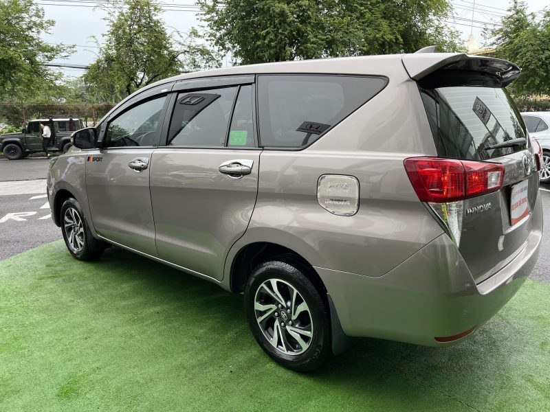 Toyota Innova E 2020 form mới giá tốt còn thương lượng
