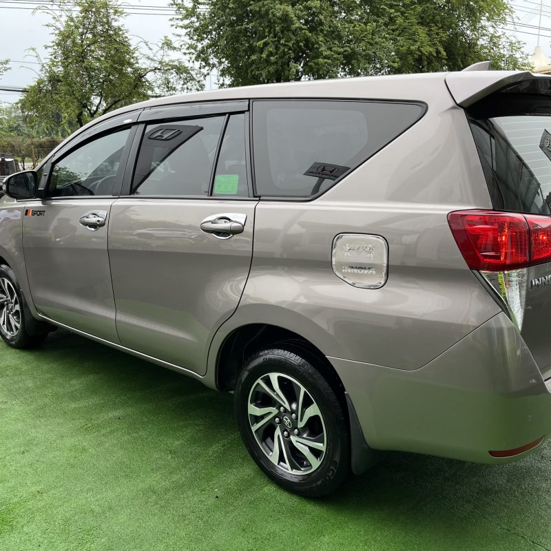 Toyota Innova E 2020 form mới giá tốt còn thương lượng