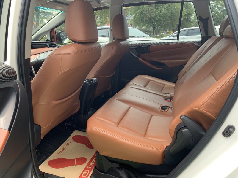 Toyota Innova 2.0E số sàn 2021 siêu lướt