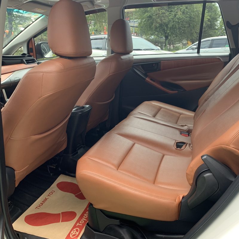 Toyota Innova 2.0E số sàn 2021 siêu lướt