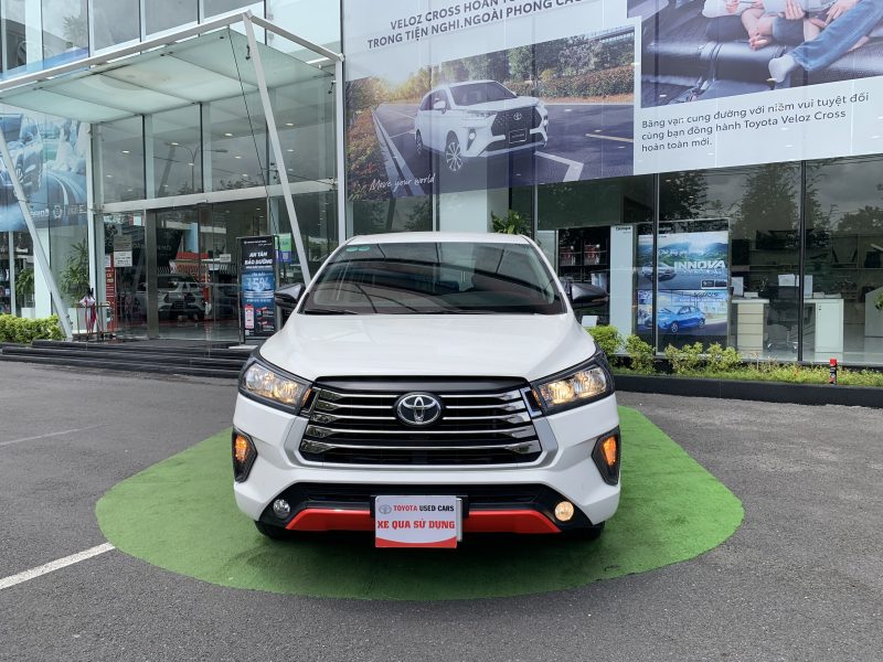 Toyota Innova 2.0E số sàn 2021 siêu lướt