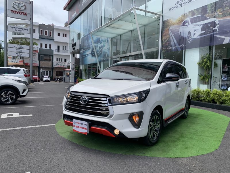 Toyota Innova 2.0E số sàn 2021 siêu lướt