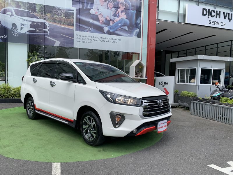 Toyota Innova 2.0E số sàn 2021 siêu lướt
