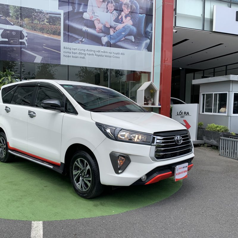 Toyota Innova 2.0E số sàn 2021 siêu lướt