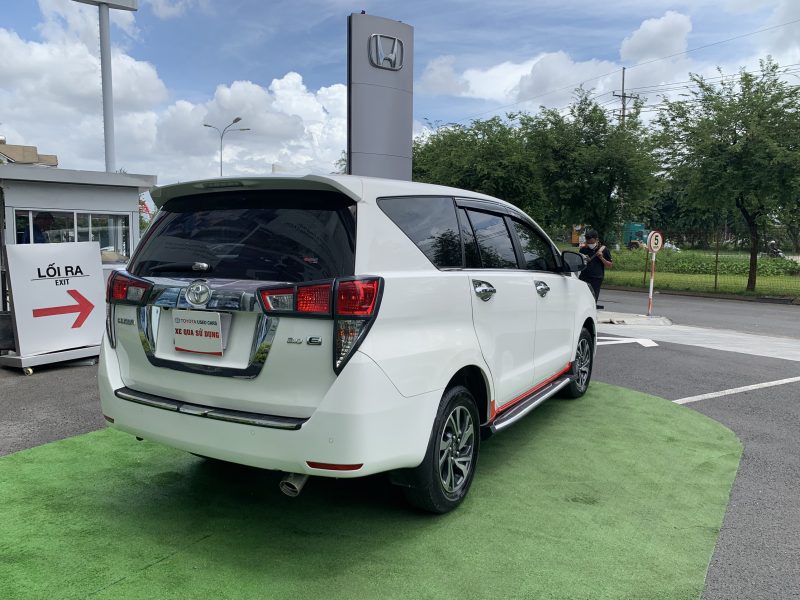 Toyota Innova 2.0E số sàn 2021 siêu lướt