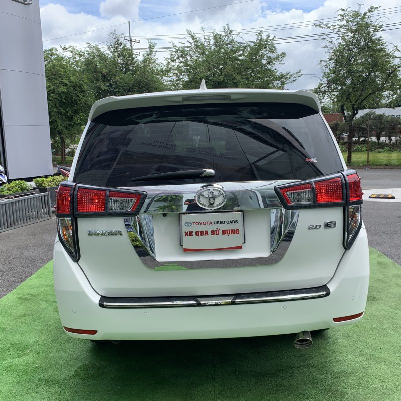 Toyota Innova 2.0E số sàn 2021 siêu lướt