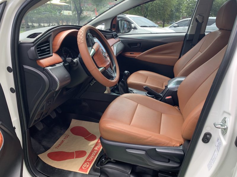 Toyota Innova 2.0E số sàn 2021 siêu lướt