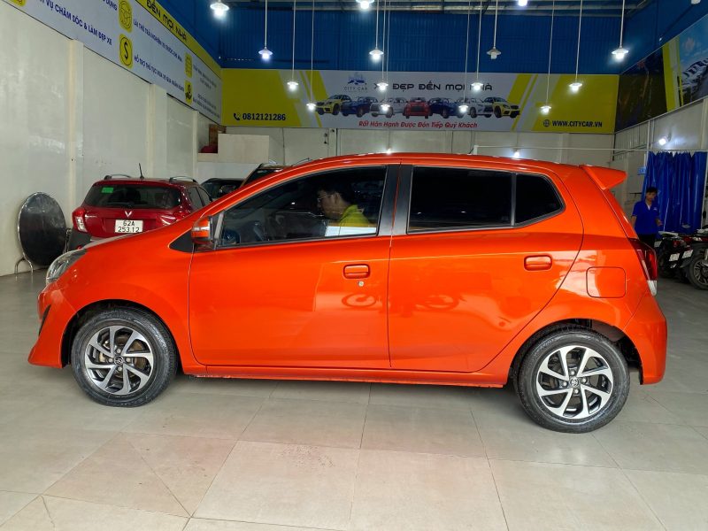 Toyota Wigo AT màu cam 2018 biển Sài Gòn giá tốt