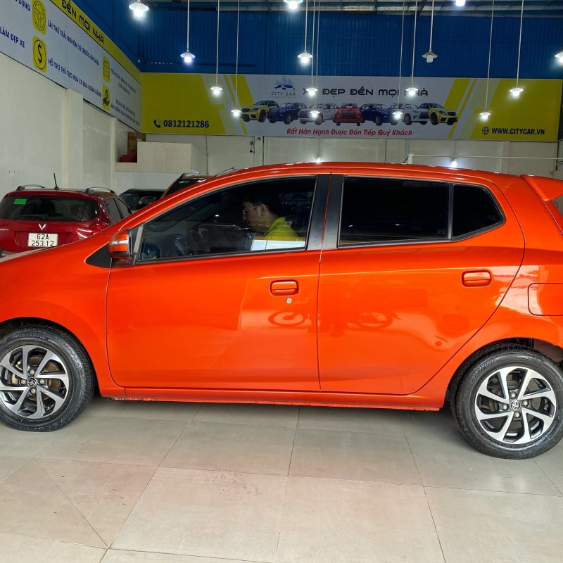 Toyota Wigo AT màu cam 2018 biển Sài Gòn giá tốt