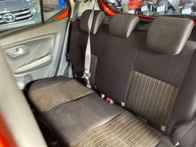 Toyota Wigo AT màu cam 2018 biển Sài Gòn giá tốt