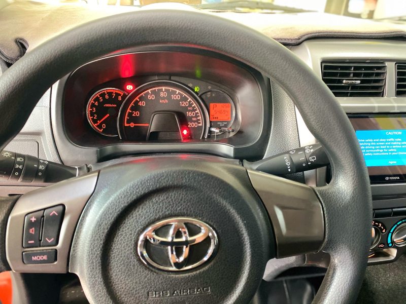 Toyota Wigo AT màu cam 2018 biển Sài Gòn giá tốt