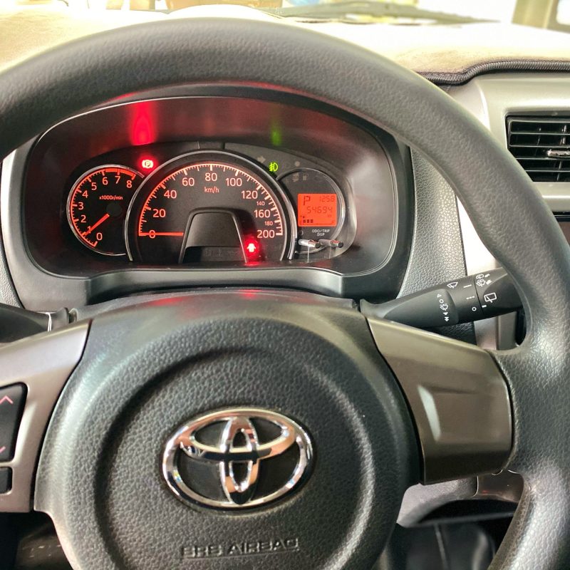 Toyota Wigo AT màu cam 2018 biển Sài Gòn giá tốt