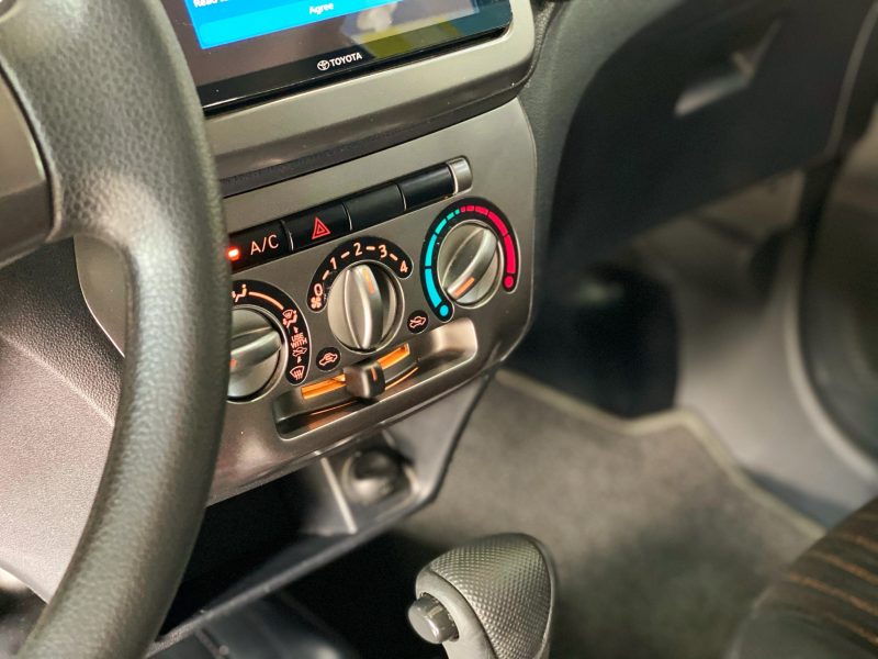 Toyota Wigo AT màu cam 2018 biển Sài Gòn giá tốt