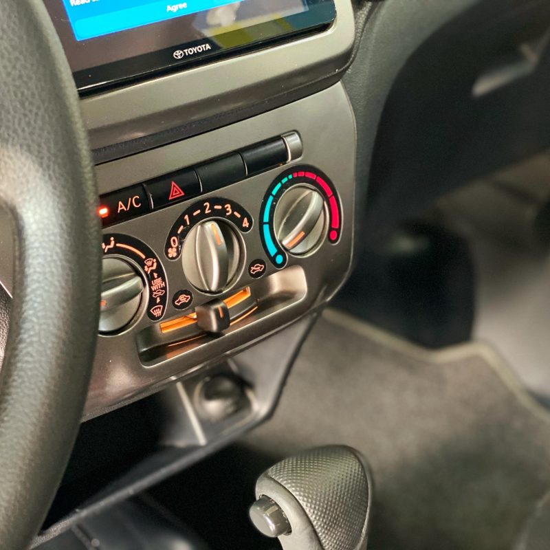 Toyota Wigo AT màu cam 2018 biển Sài Gòn giá tốt