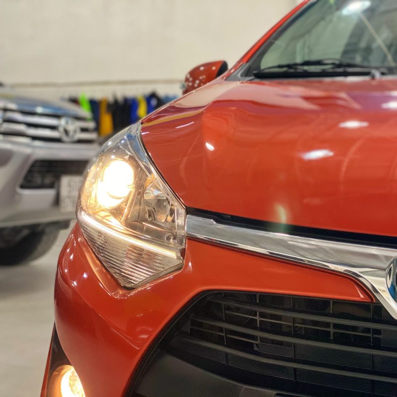 Toyota Wigo AT màu cam 2018 biển Sài Gòn giá tốt