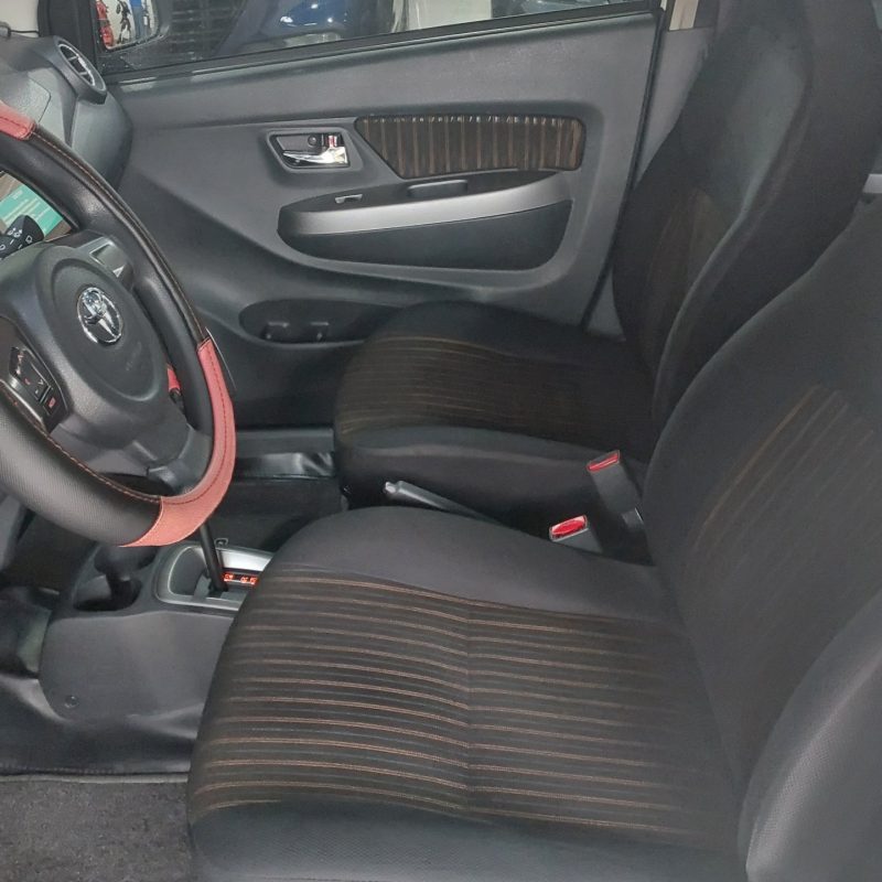 Toyota Wigo 1.2AT 2019 màu trắng xe gia đình giá tốt