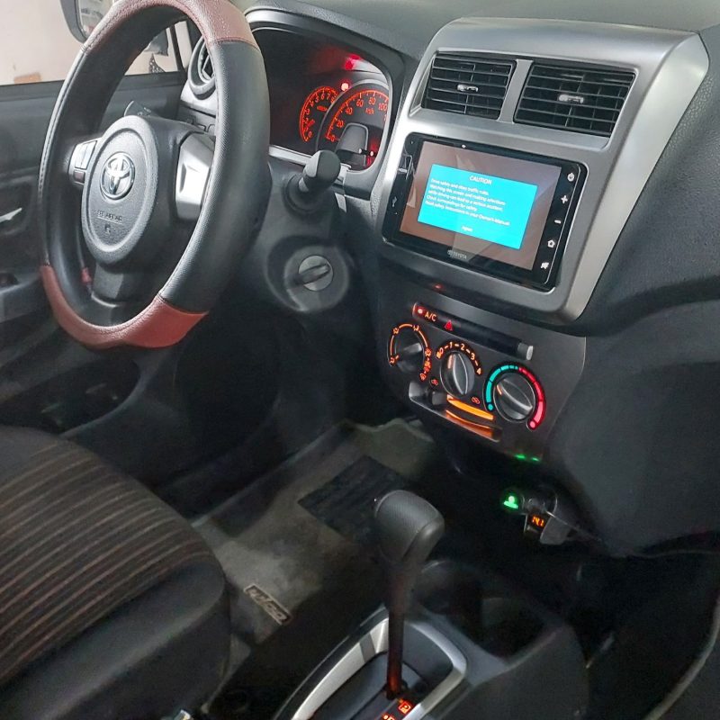 Toyota Wigo 1.2AT 2019 màu trắng xe gia đình giá tốt