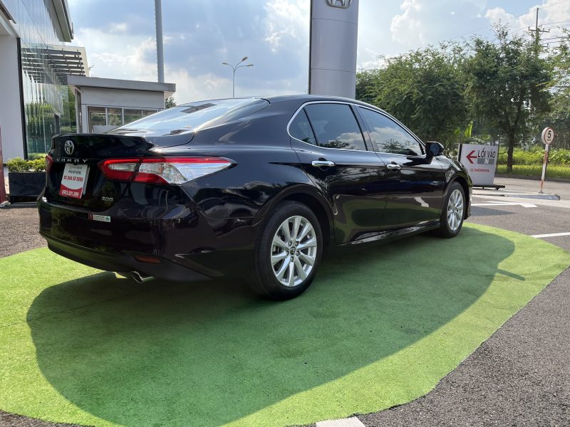 Toyota Camry 2.0 đời 2021 lướt giá tốt