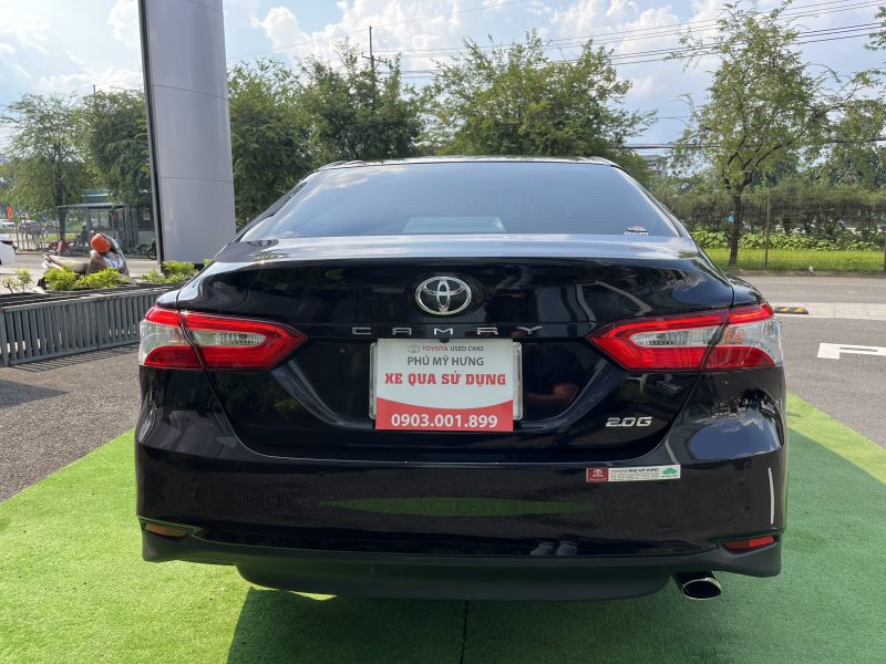 Toyota Camry 2.0 đời 2021 lướt giá tốt
