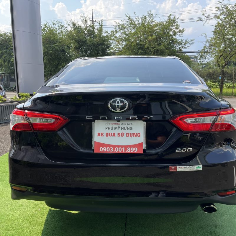 Toyota Camry 2.0 đời 2021 lướt giá tốt