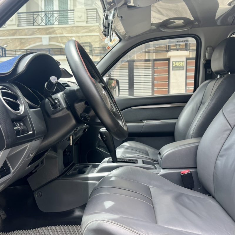 Ford Everest số tự động 2013 giá tốt
