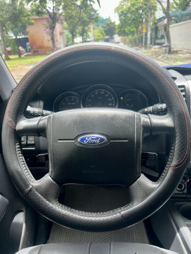 Ford Everest số tự động 2013 giá tốt