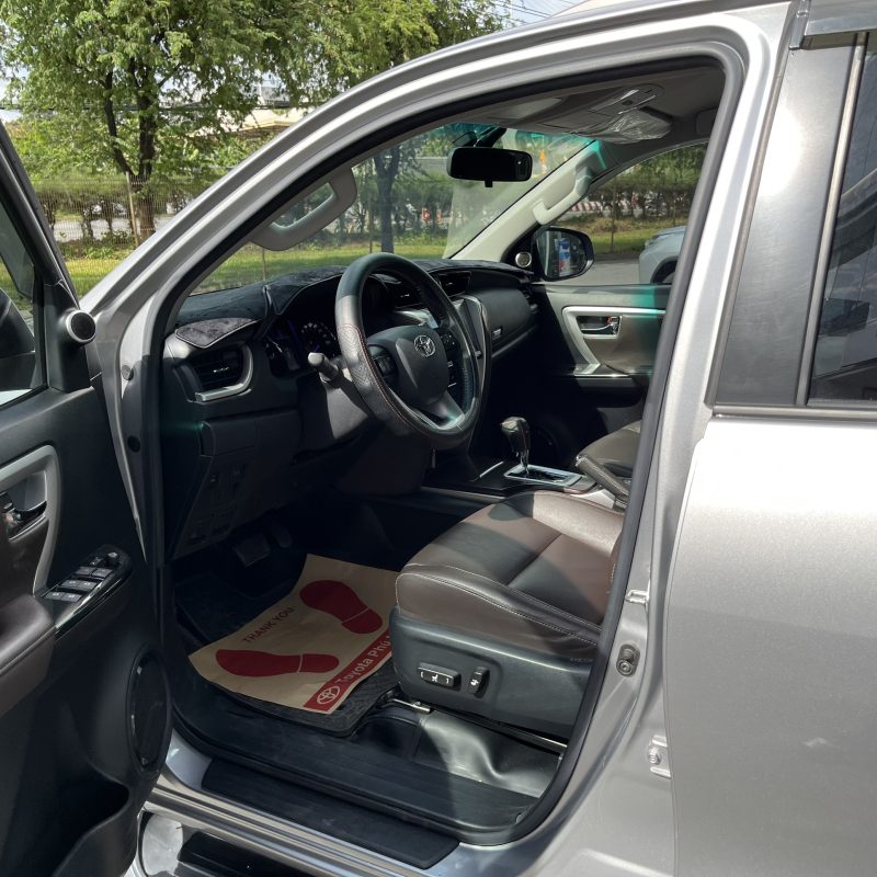 Fortuner máy xăng số tự động 2019 siêu lướt giá tốt