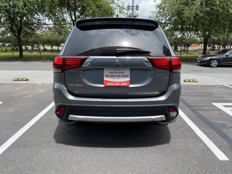 Mitsubishi Outlander Premium cũ 2018 giá tốt