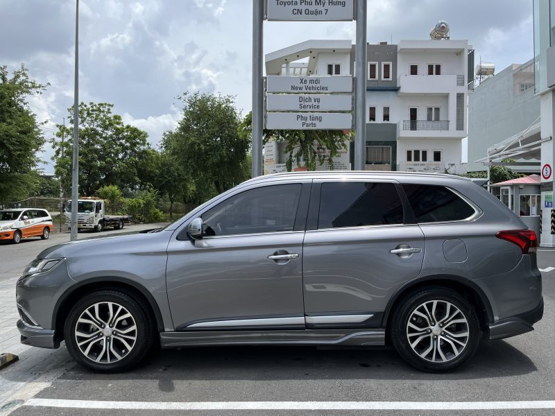 Mitsubishi Outlander Premium cũ 2018 giá tốt