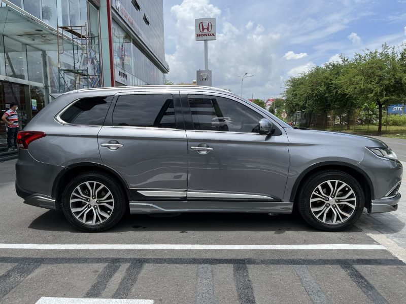 Mitsubishi Outlander Premium cũ 2018 giá tốt